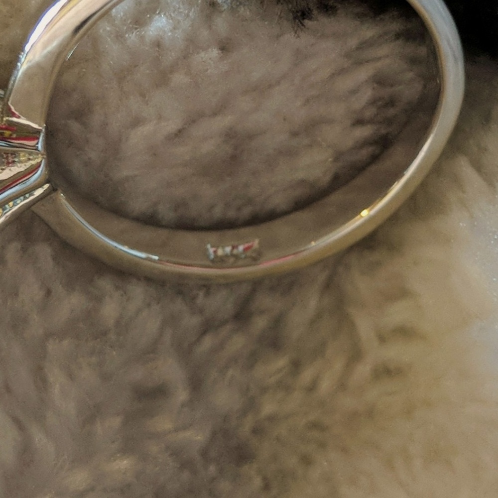 Ring - Picture 5 of 8